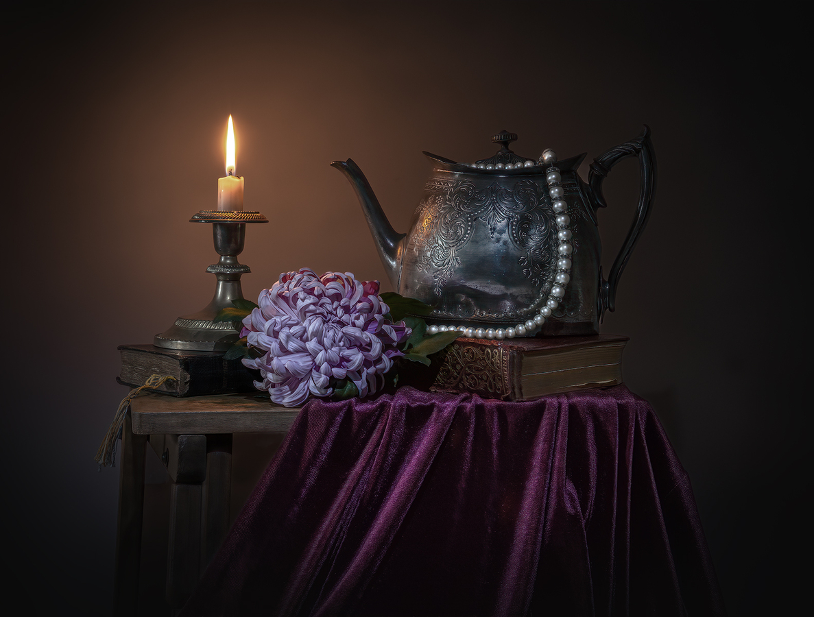 Memories in Mauve - Janet Taylor